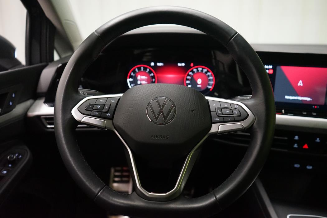 Volkswagen Golf 2024