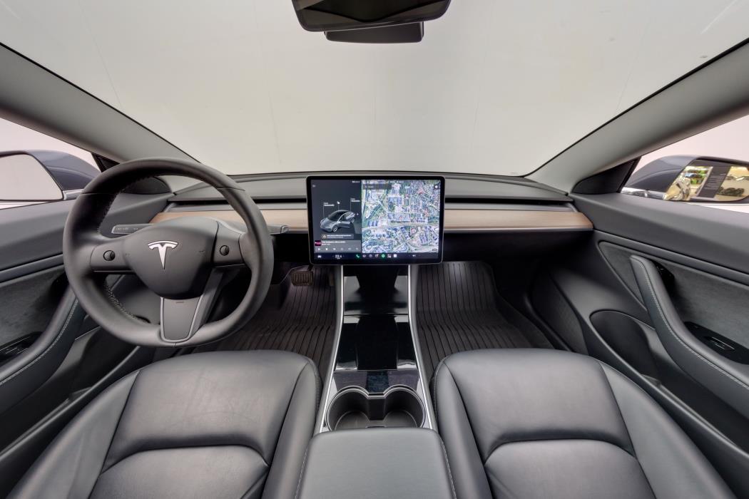 Tesla Model 3 2020