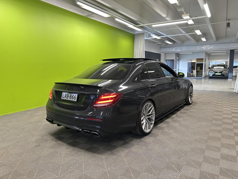 Mercedes-Benz E 2017