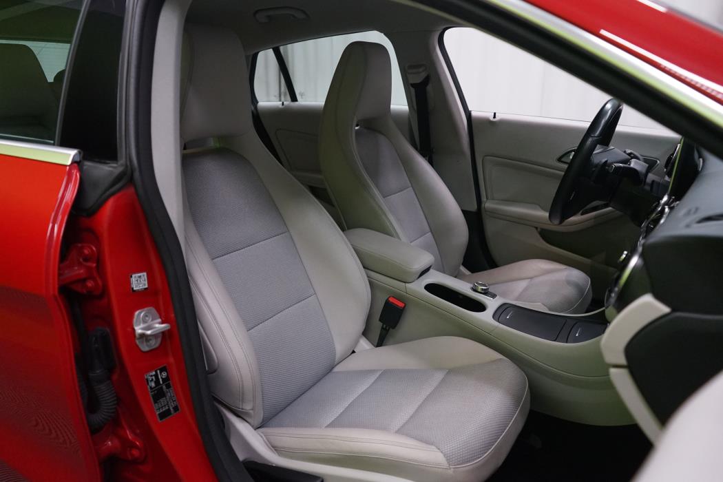 Mercedes-Benz CLA 2015