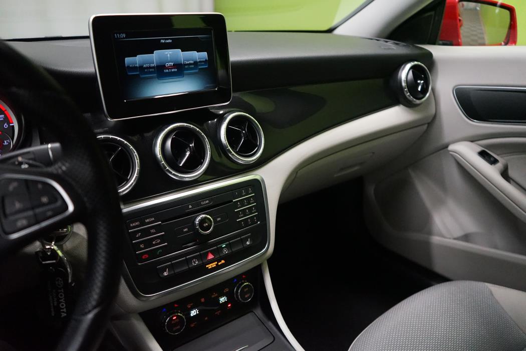 Mercedes-Benz CLA 2015