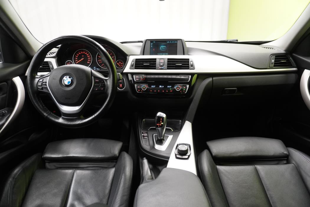 BMW 320 2019
