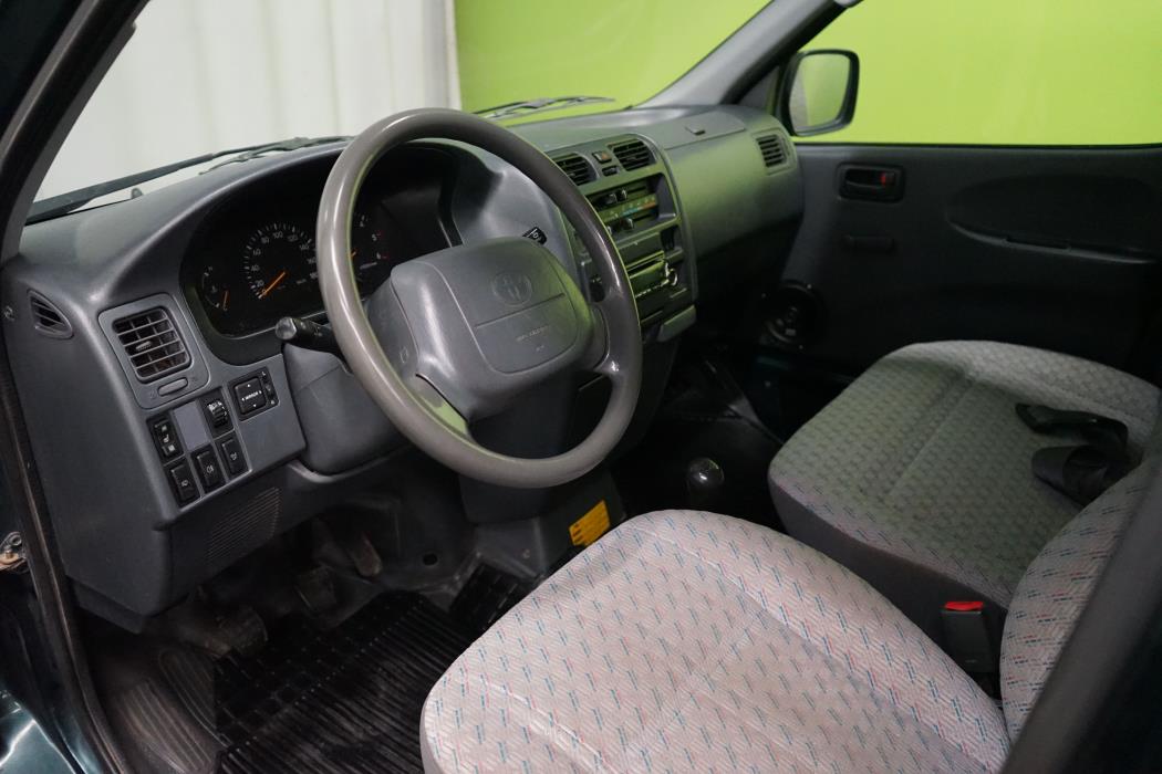Toyota Hiace 2005