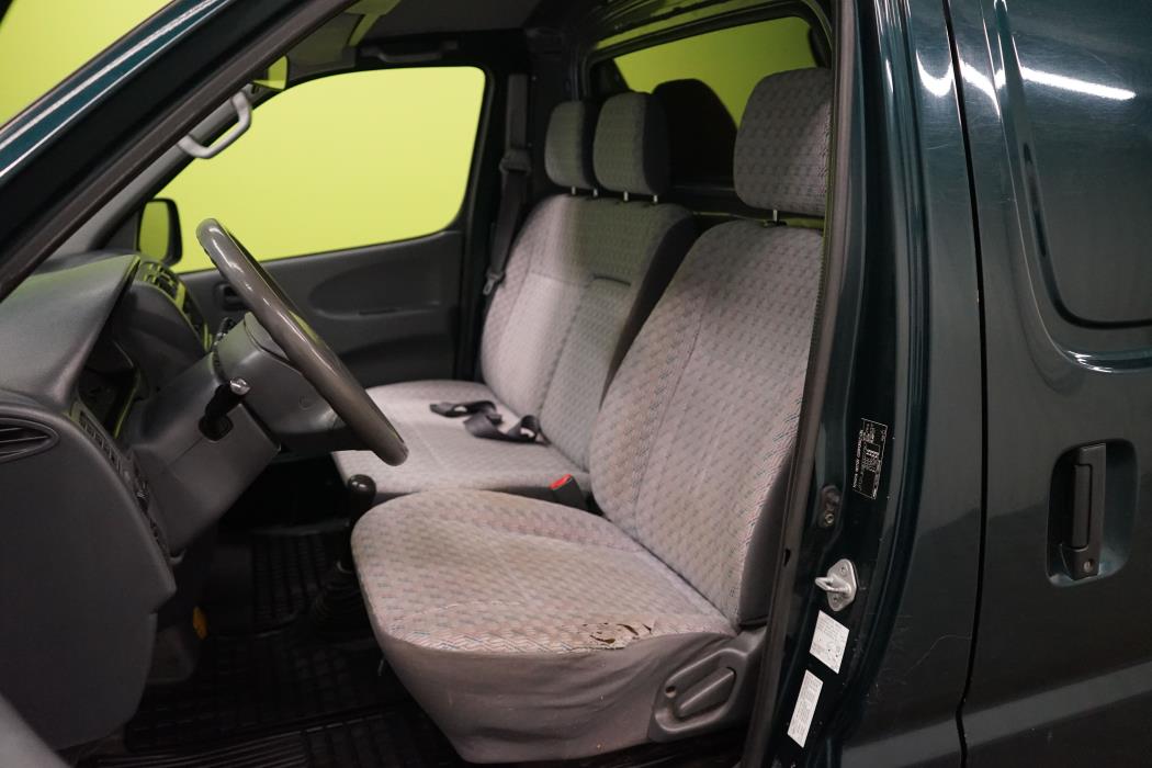 Toyota Hiace 2005