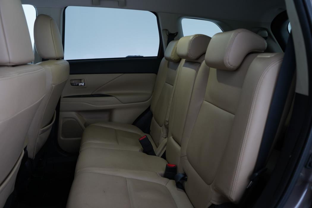 Mitsubishi Outlander 2016
