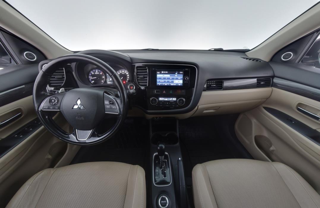 Mitsubishi Outlander 2016