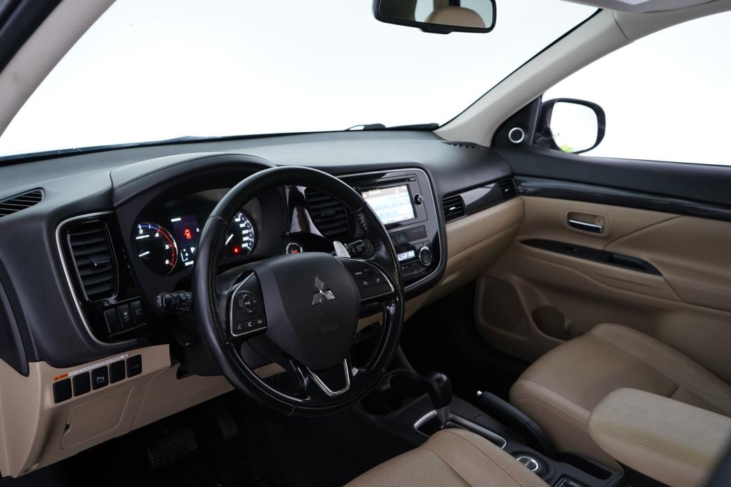 Mitsubishi Outlander 2016