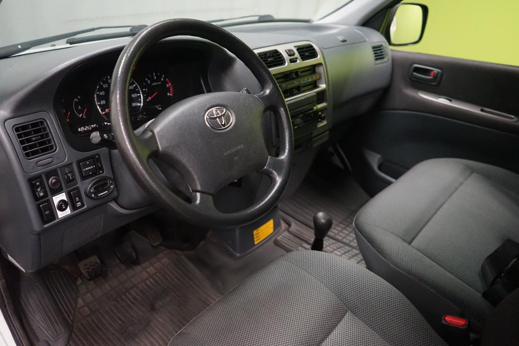 Toyota Hiace 2010