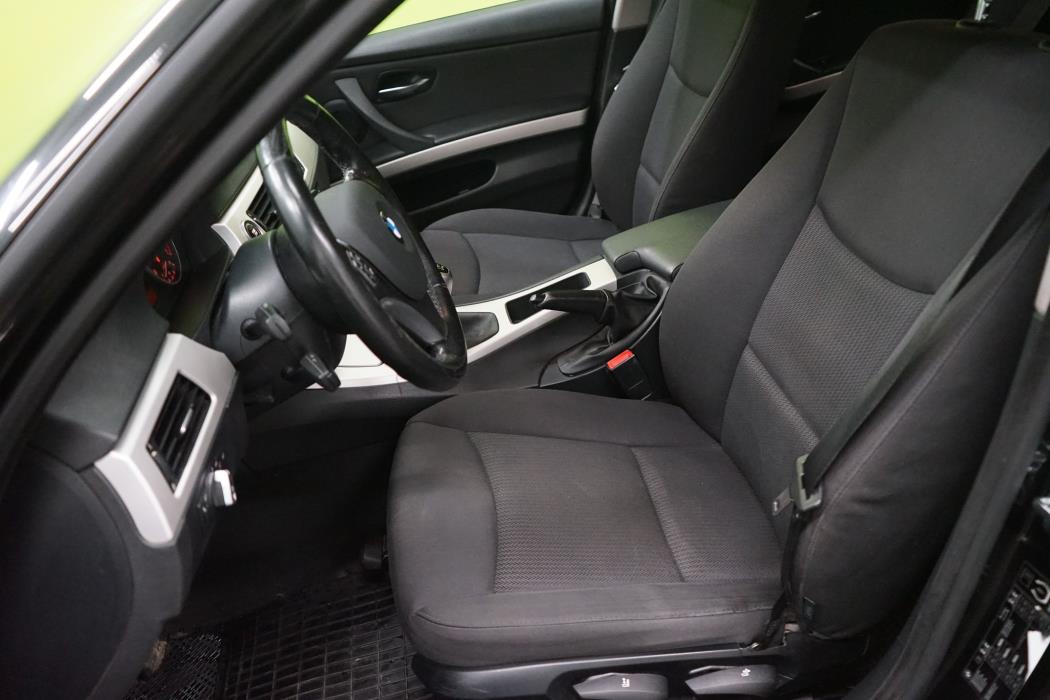 BMW 318 2009