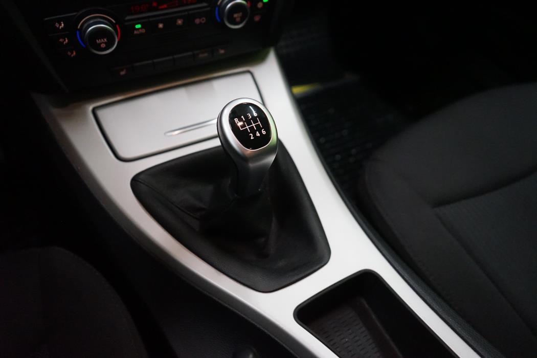 BMW 318 2009
