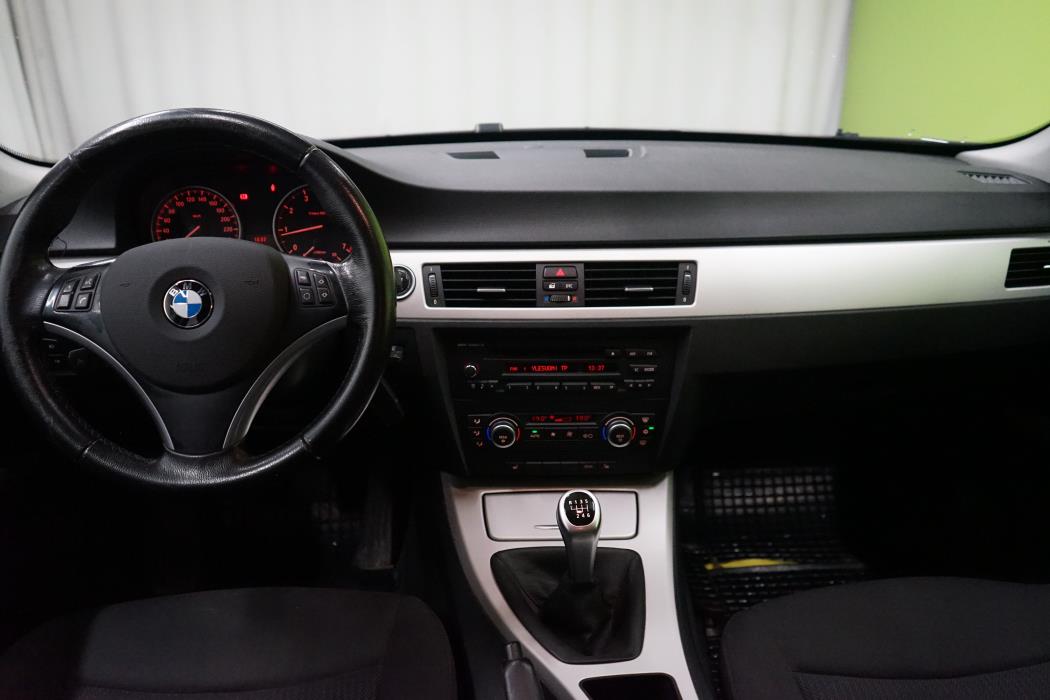 BMW 318 2009