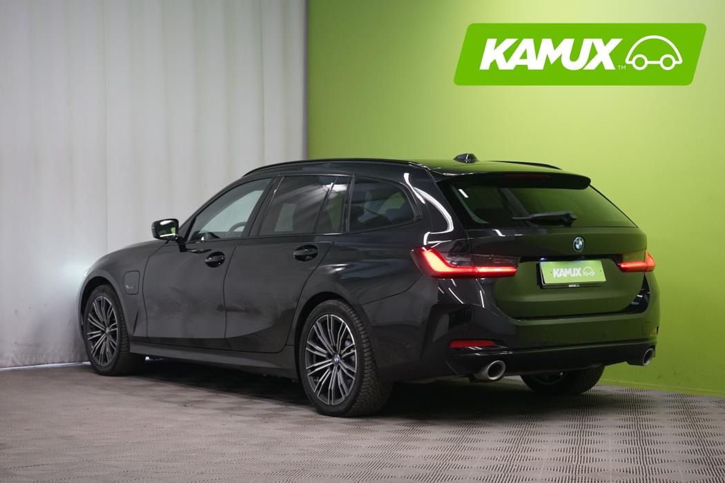 BMW 330 2023
