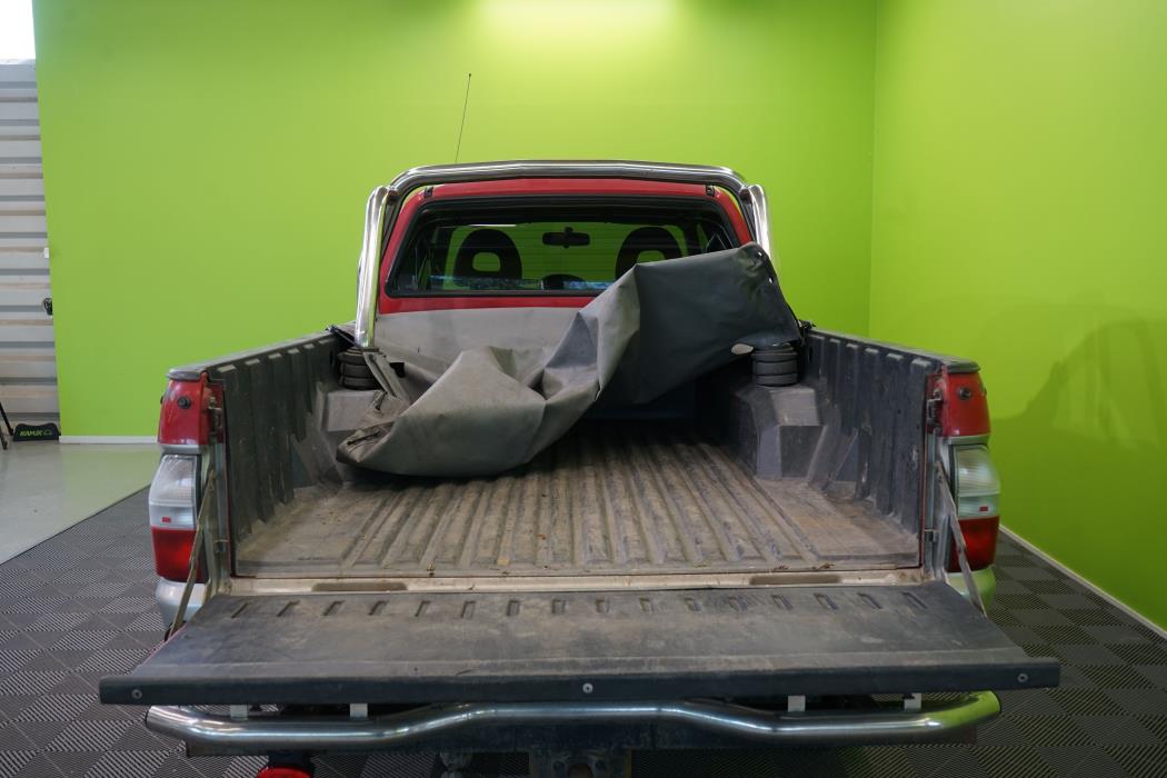 Mitsubishi L200 2004