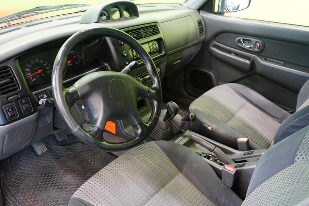 Mitsubishi L200 2004
