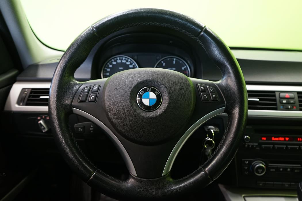BMW 320 2009