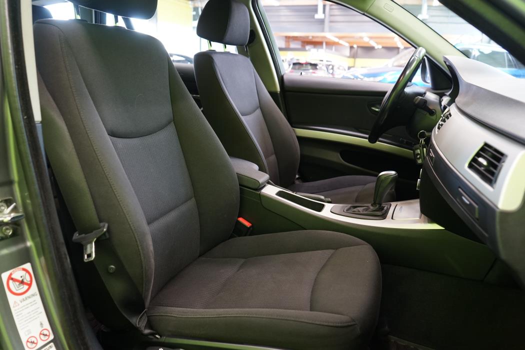 BMW 320 2009