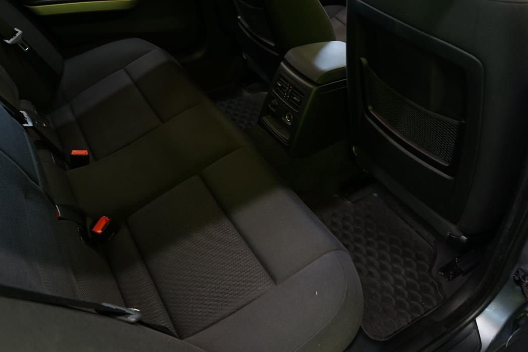 BMW 320 2009