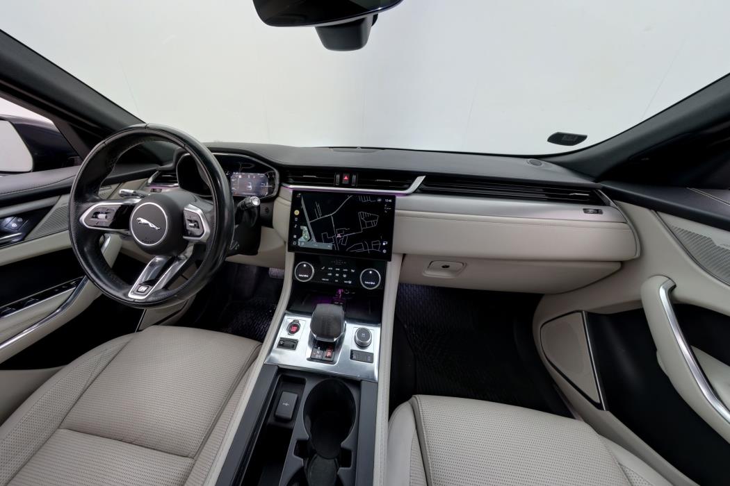 Jaguar F-Pace 2021