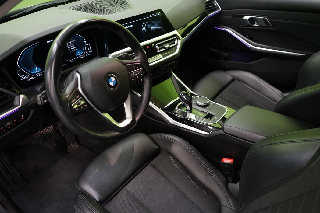 BMW 330 2020