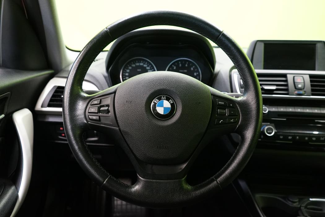 BMW 118 2015