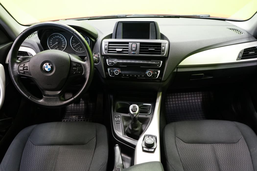 BMW 118 2015