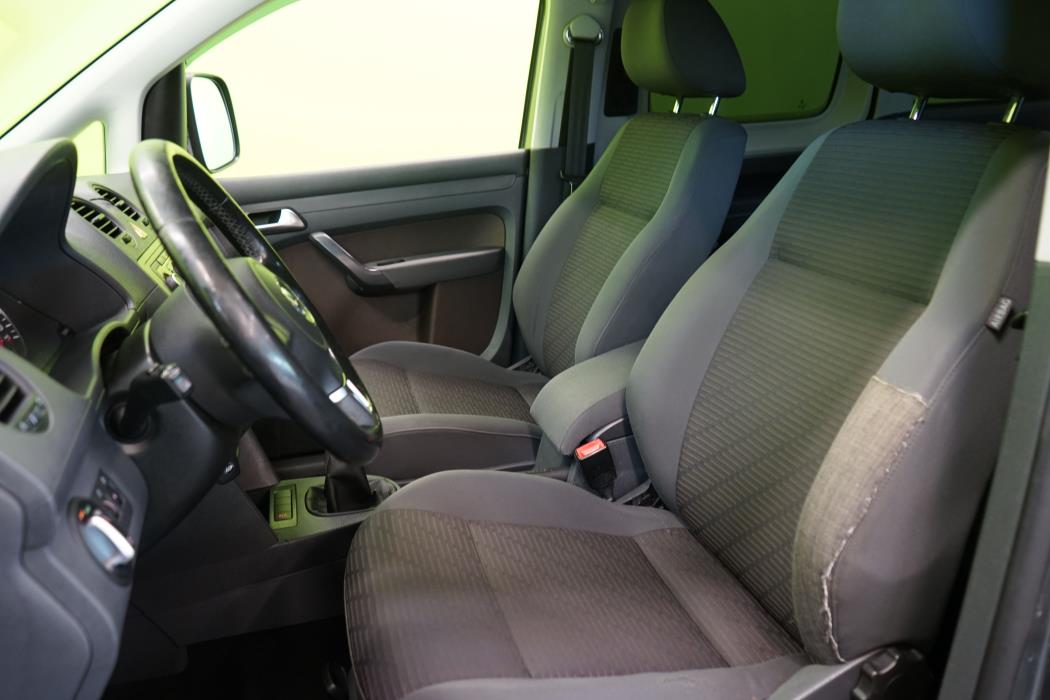 Volkswagen Caddy Maxi 2011