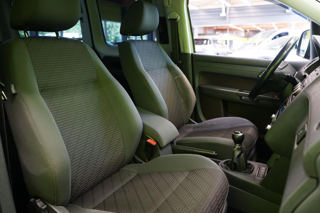 Volkswagen Caddy Maxi 2011