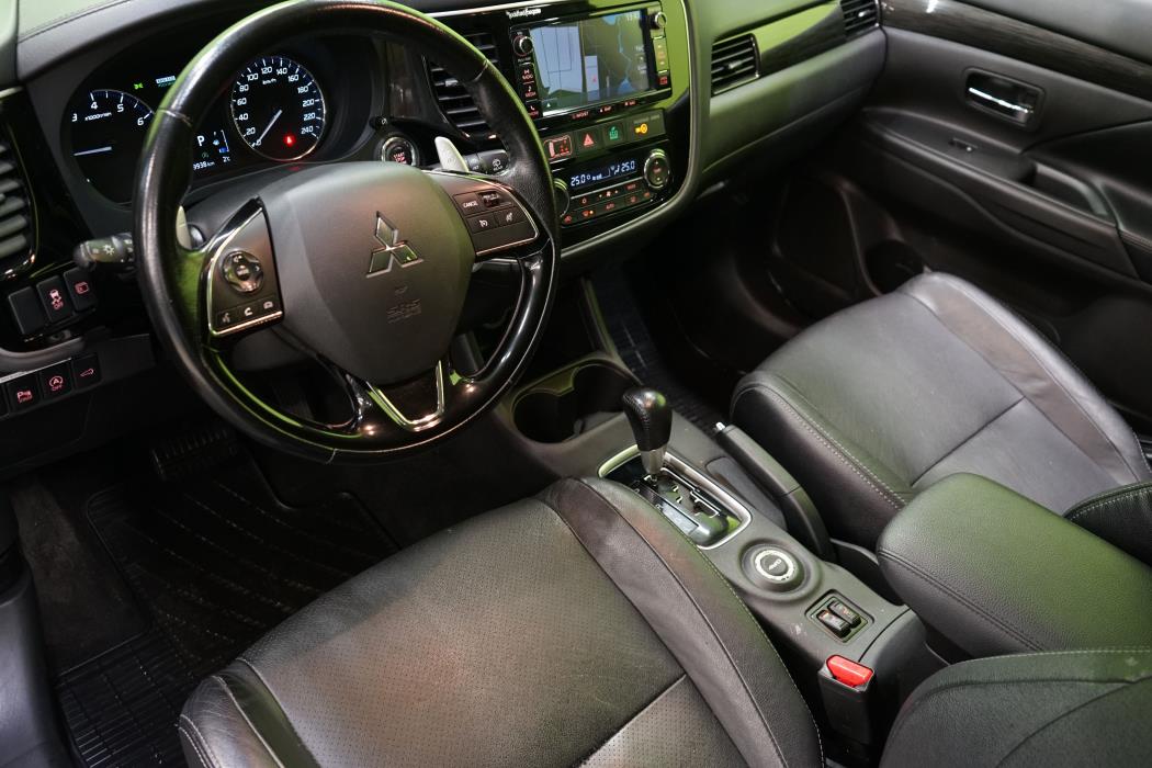 Mitsubishi Outlander 2016
