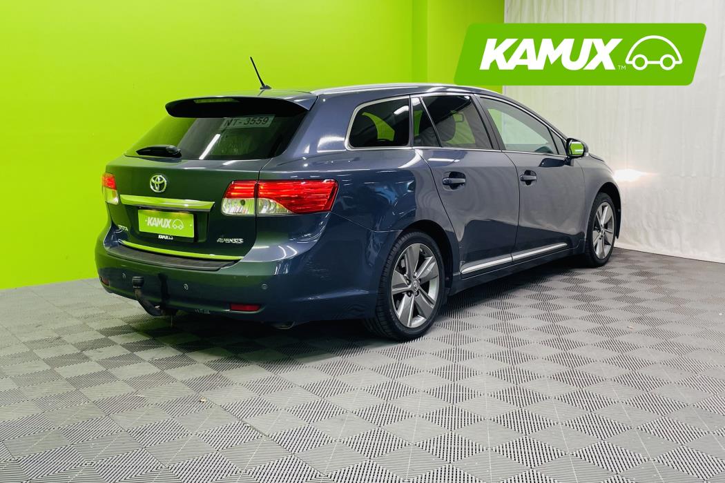 Toyota Avensis 2015