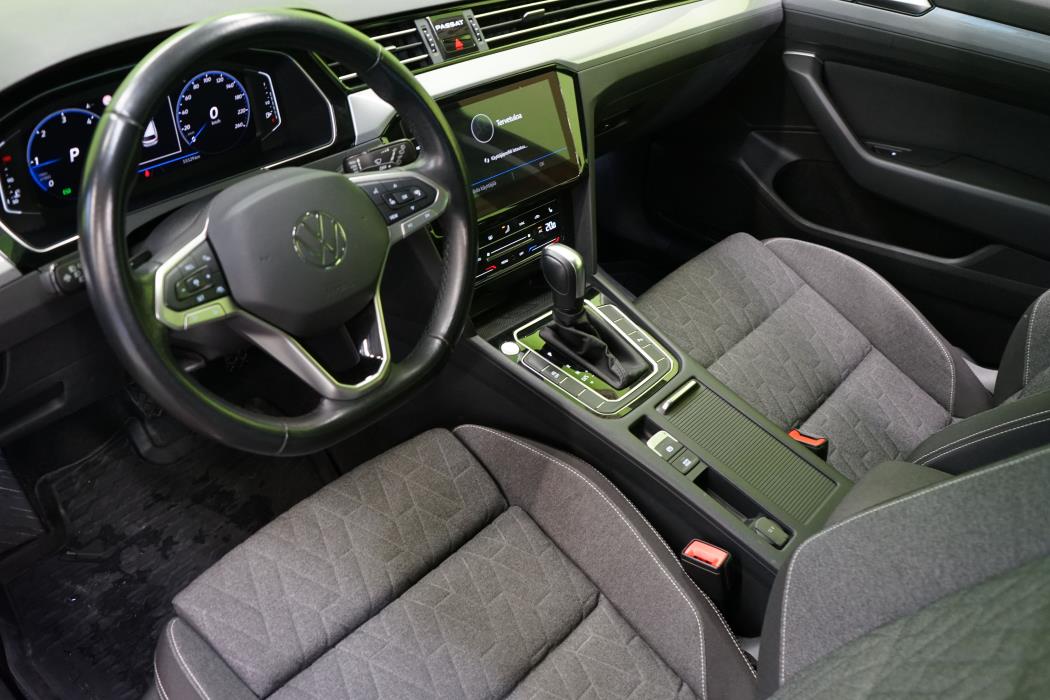 Volkswagen Passat 2023