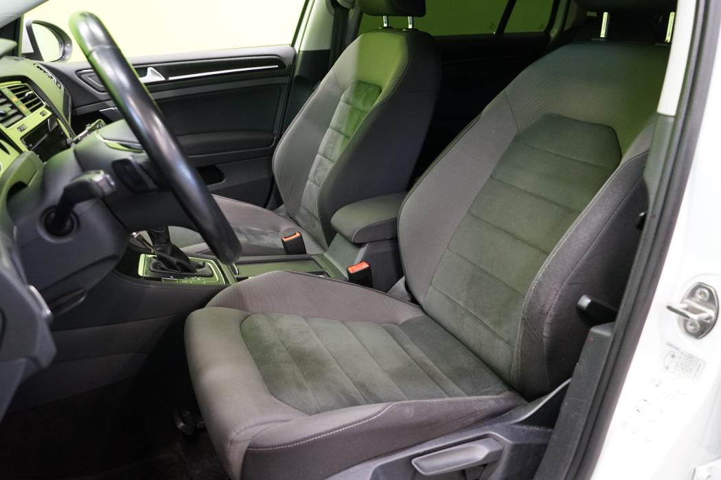 Volkswagen Golf 2021