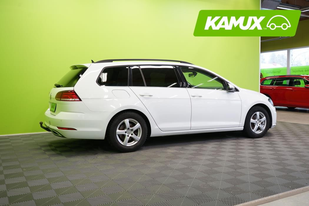 Volkswagen Golf 2021