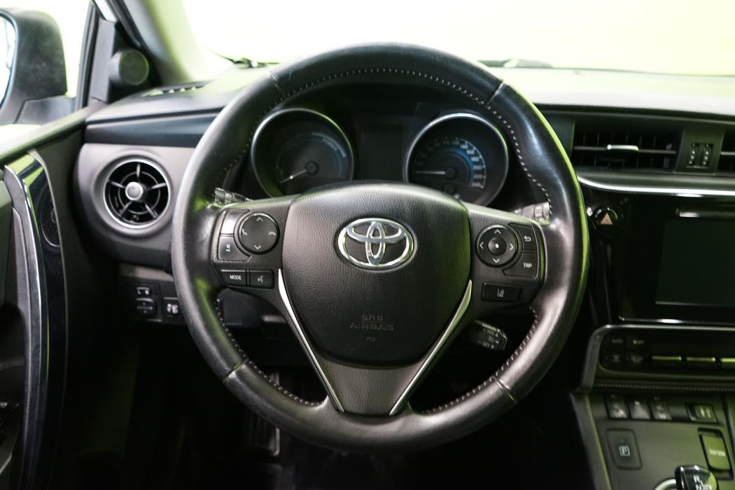 Toyota Auris 2015