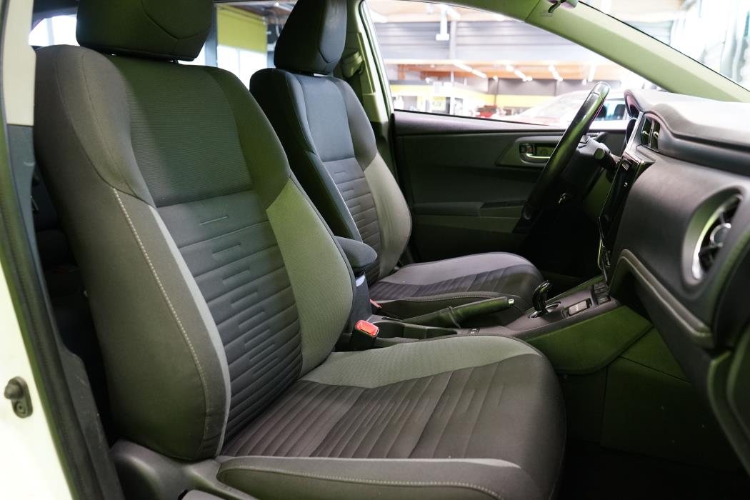 Toyota Auris 2015
