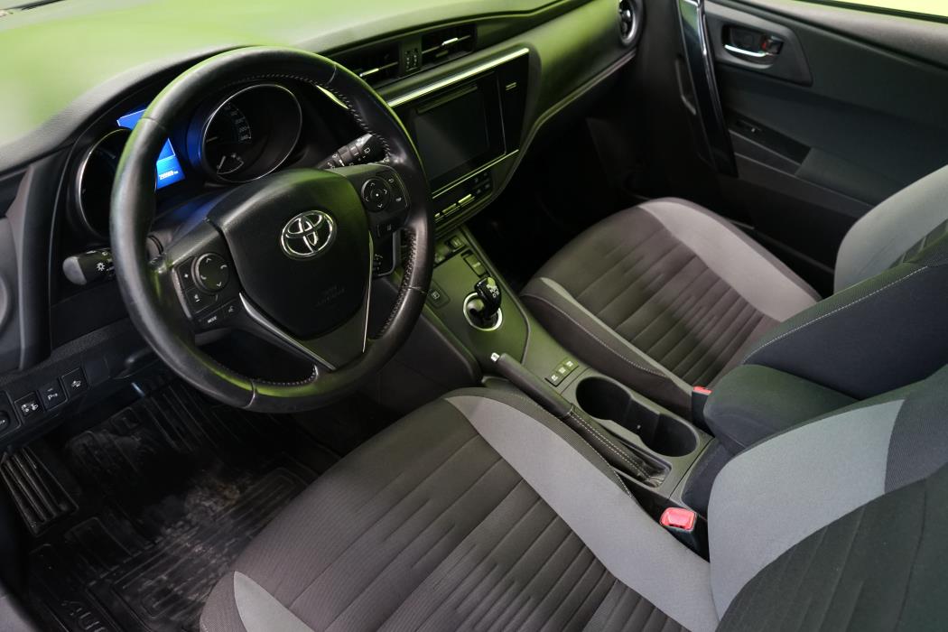 Toyota Auris 2015