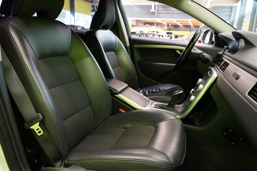 Volvo V70 2015