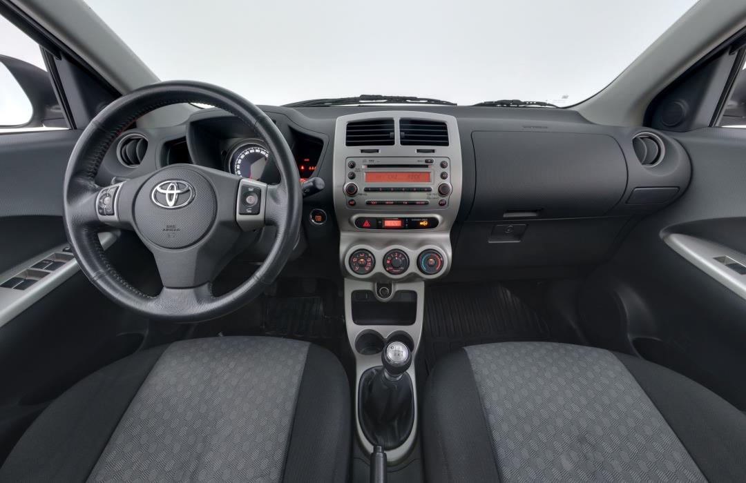 Toyota Urban Cruiser 2010