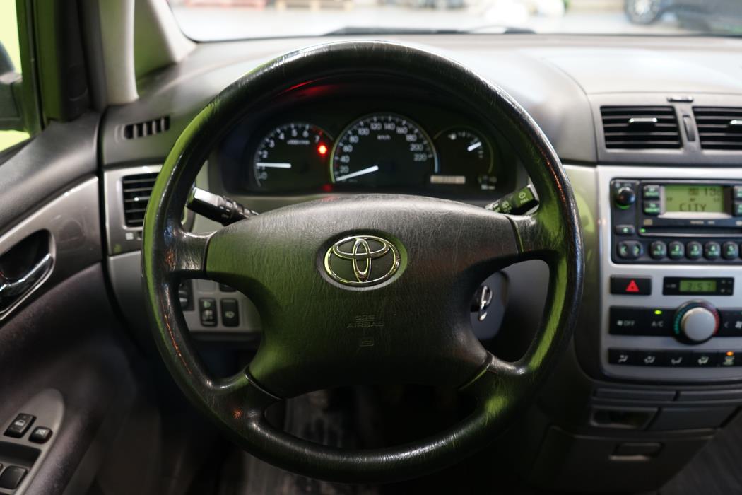 Toyota Avensis Verso 2003