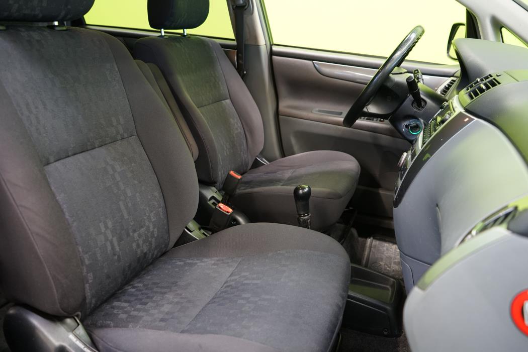 Toyota Avensis Verso 2003