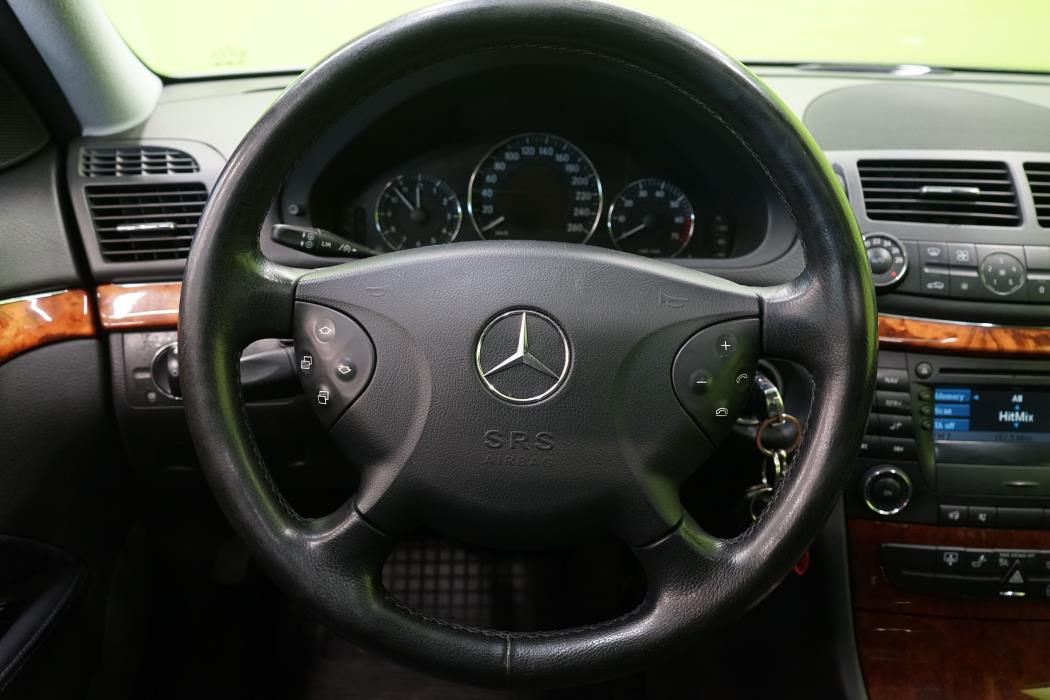 Mercedes-Benz E 2004
