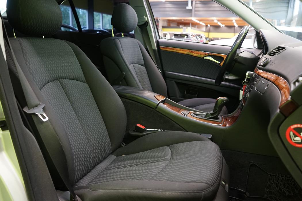 Mercedes-Benz E 2004