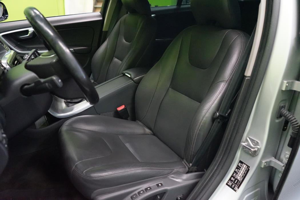 Volvo V60 Cross Country 2017