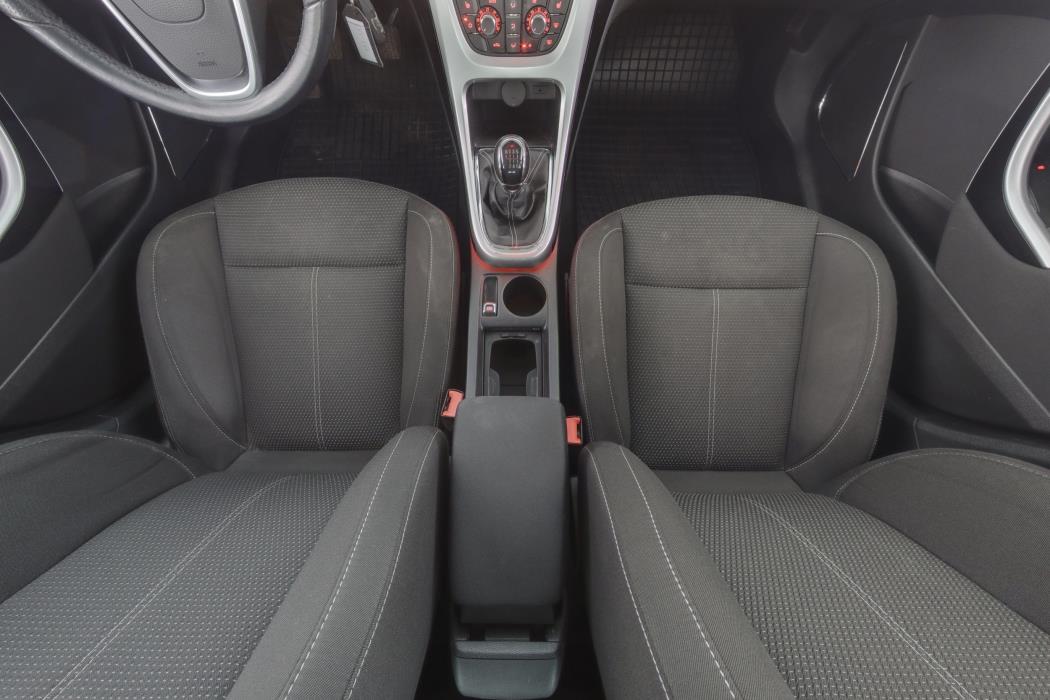 Opel Astra 2011