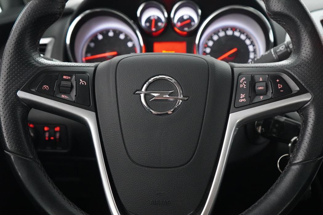 Opel Astra 2011