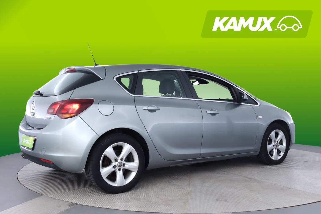 Opel Astra 2011