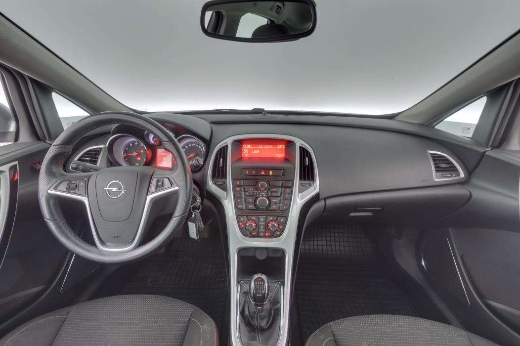 Opel Astra 2011