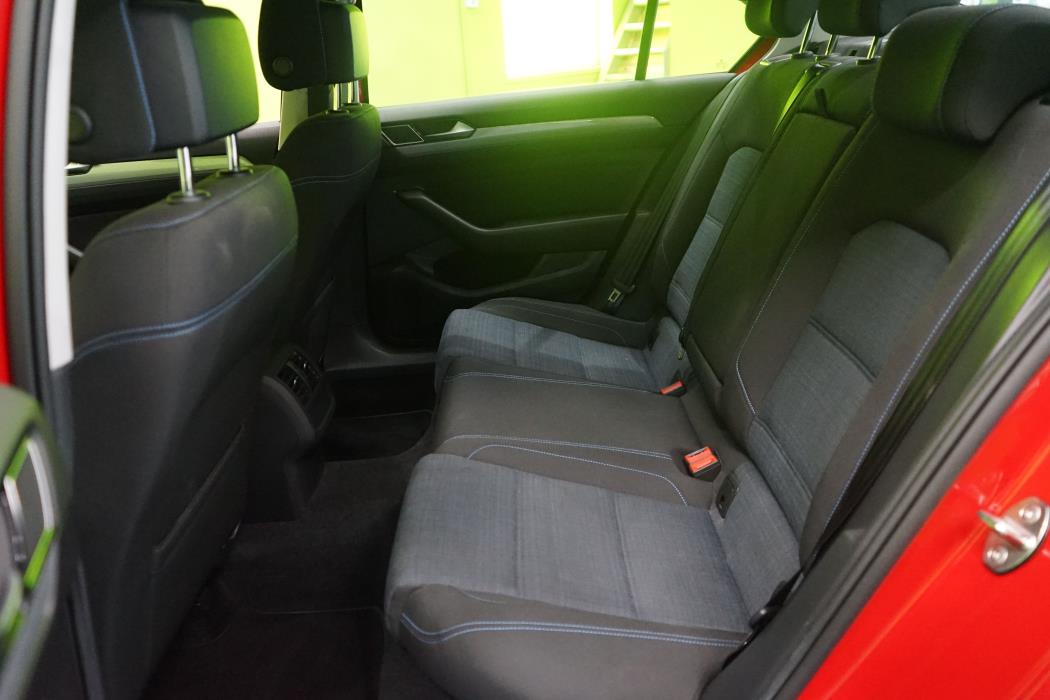 Volkswagen Passat 2021