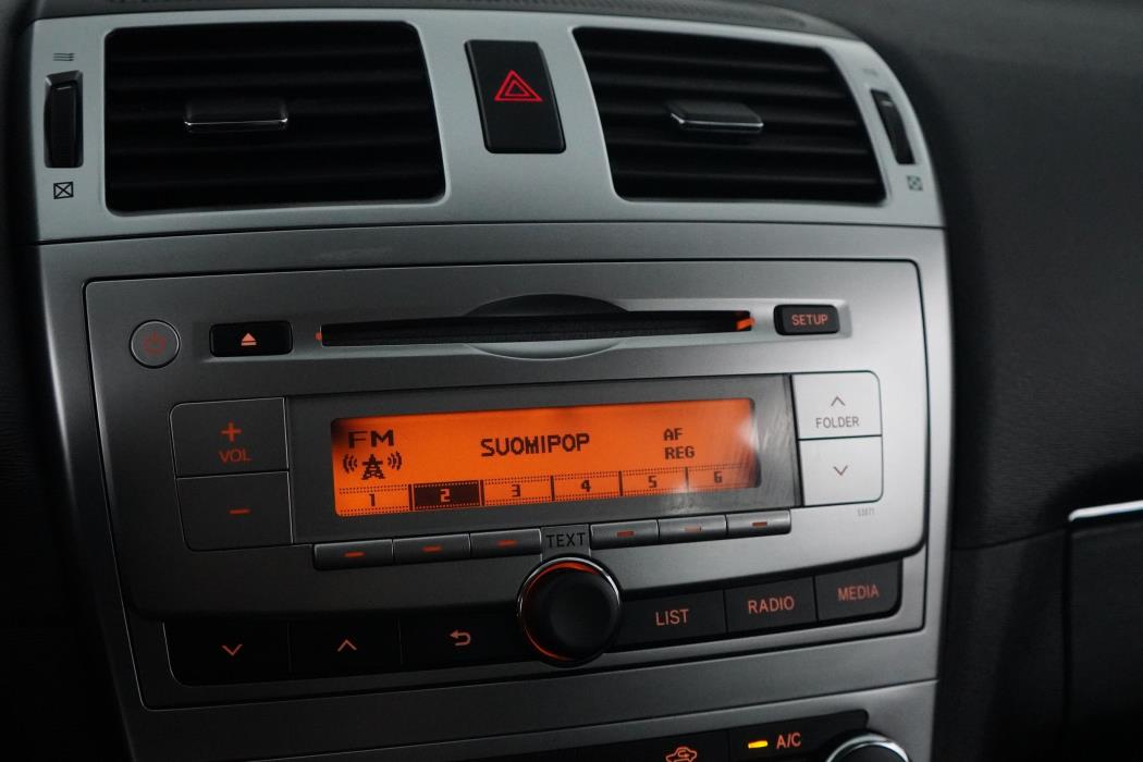 Toyota Avensis 2012