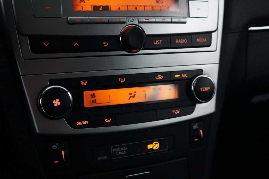Toyota Avensis 2012