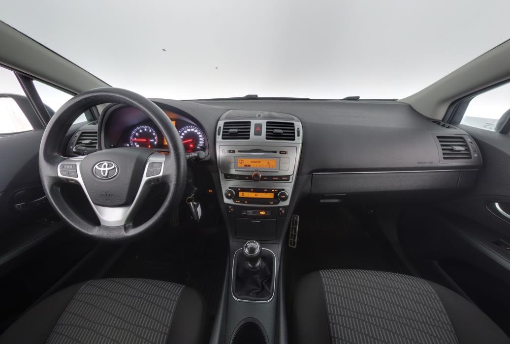 Toyota Avensis 2012